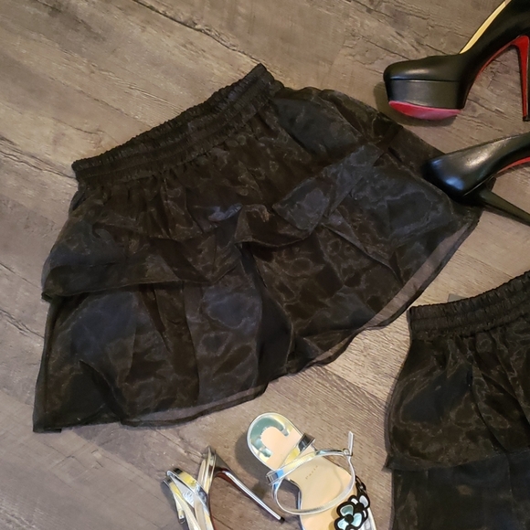 ONE LEFT! Forever 21 Black Mini Skirt with Tulle - Picture 3 of 9